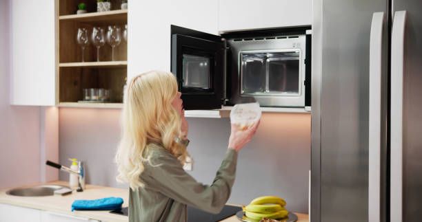 Using a Countertop Microwave Using a Countertop Microwave